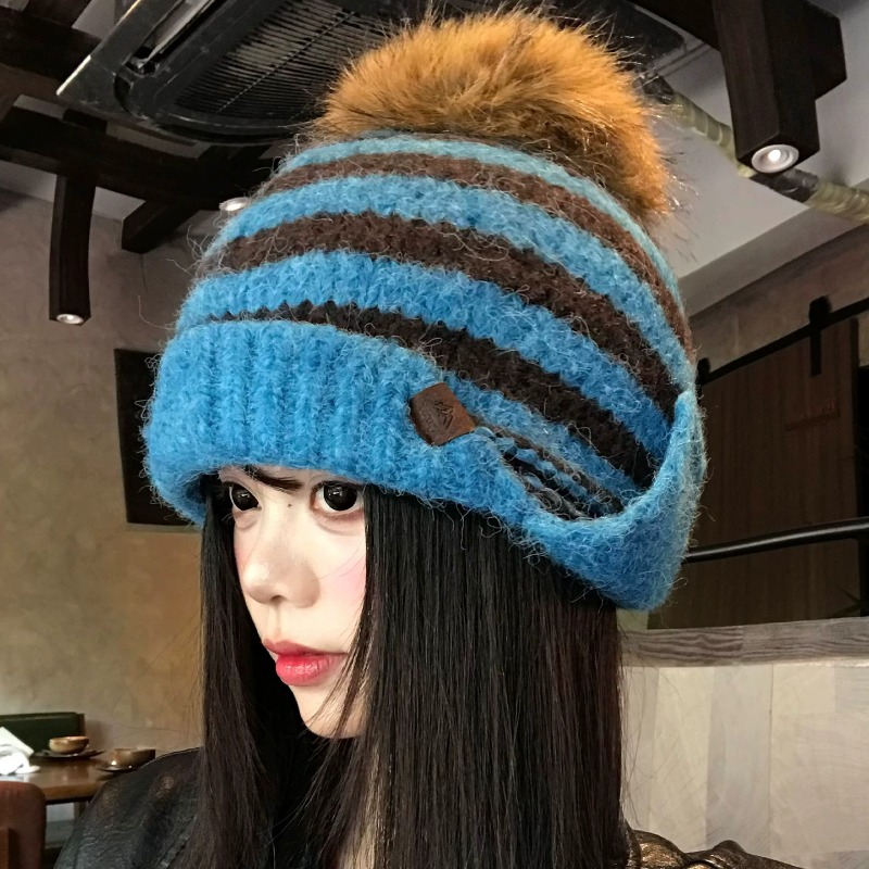 Striped Fluffy Earflap Beanies - огляд і ціна Beanie Cuffed Knit